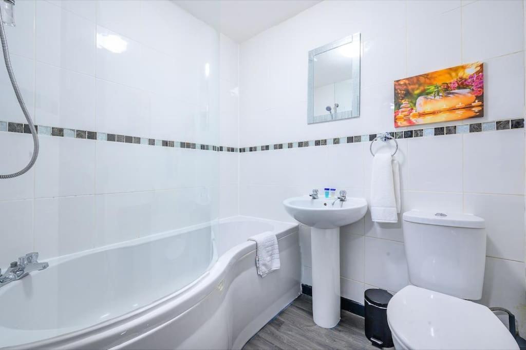 -F5Gh- For Relaxed & Cosy Stay, Free Parking, Wifi Лидс Экстерьер фото