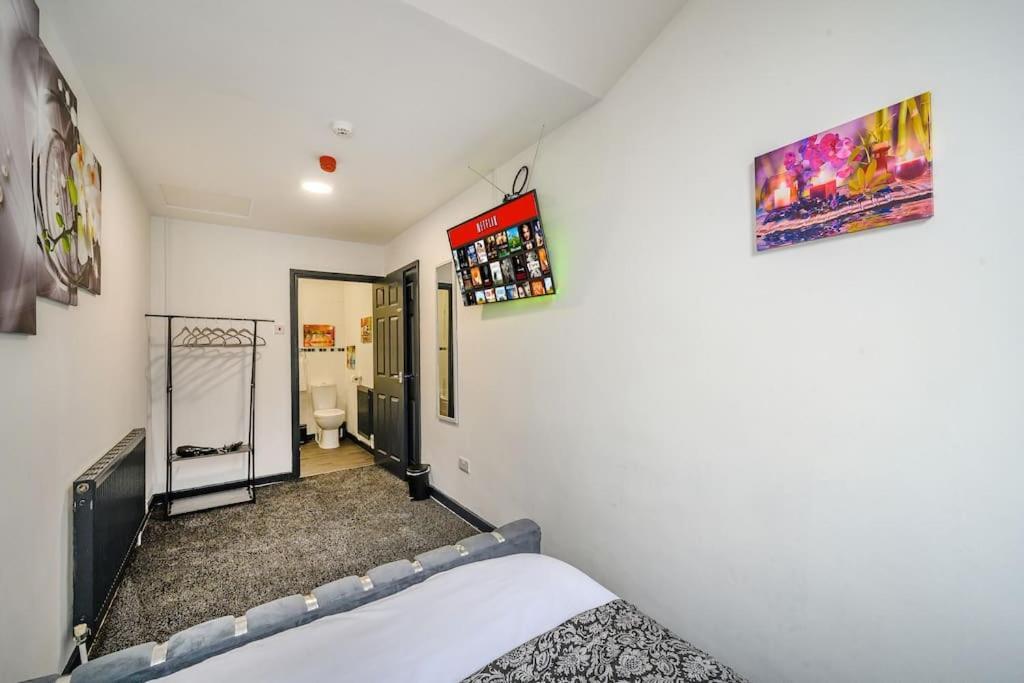 -F5Gh- For Relaxed & Cosy Stay, Free Parking, Wifi Лидс Экстерьер фото