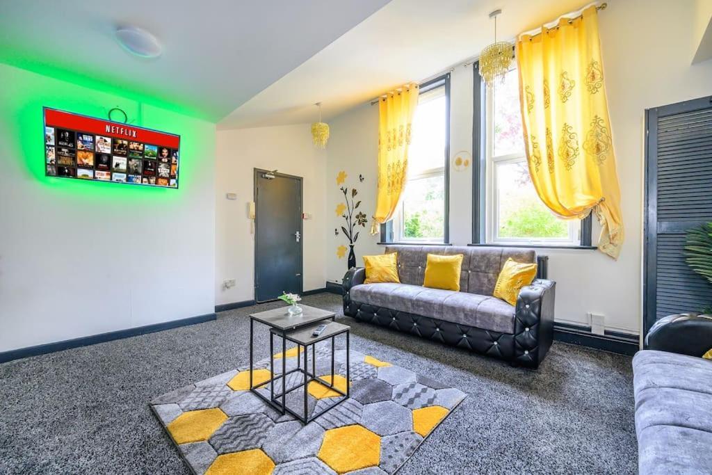 -F5Gh- For Relaxed & Cosy Stay, Free Parking, Wifi Лидс Экстерьер фото