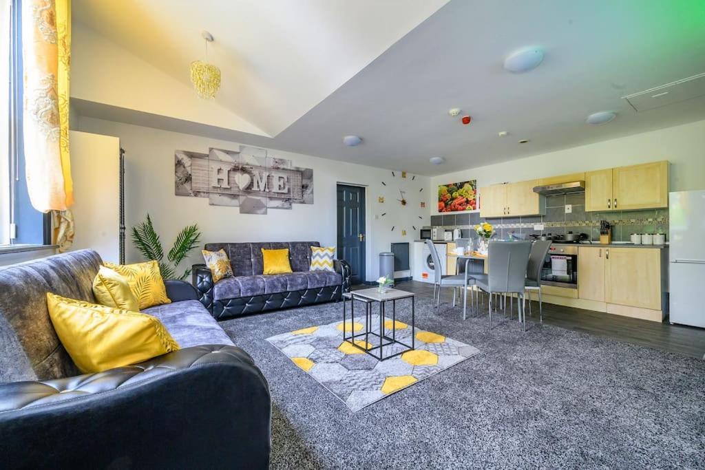 -F5Gh- For Relaxed & Cosy Stay, Free Parking, Wifi Лидс Экстерьер фото